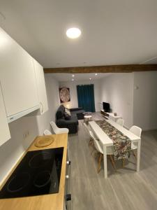 Cuisine ou kitchenette dans l'établissement Apartamento centro Santander B