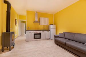 A kitchen or kitchenette at Agriturismo Cascina Trevo
