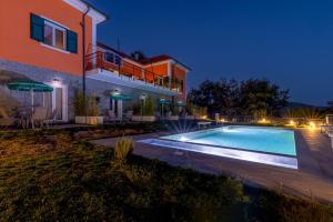 The swimming pool at or close to Agriturismo Cascina Trevo