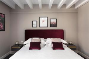Santarella Guest House客房内的一张或多张床位