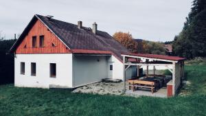 Budova, kde se vila nachází