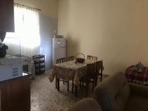 Zonă de luat masa în acest apartament