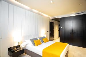 Кровать или кровати в номере Costa del Sol Torremolinos Hotel