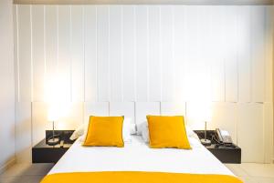 Кровать или кровати в номере Costa del Sol Torremolinos Hotel