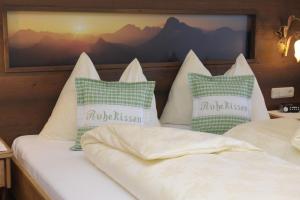 Postel nebo postele na pokoji v ubytování Bio-Bauernhof Samerhof
