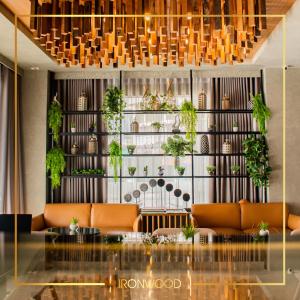 A seating area at Ironwood Hotel