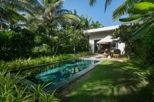 Bazén v ubytování Selectum Noa Resort Cam Ranh nebo v jeho okolí