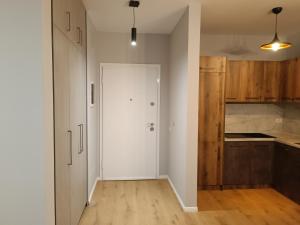 Φωτογραφία από το άλμπουμ του Feels like home στα Τίρανα