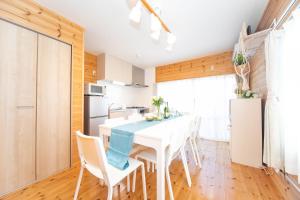 Kuchyň nebo kuchyňský kout v ubytování Yokkaichi Motomachi Hotel