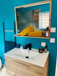 Fotografie z fotogalerie ubytování Mb Room - Appartement jacuzzi 4 étoiles Merveille v destinaci Puget-sur Argens