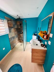 Fotografie z fotogalerie ubytování Mb Room - Appartement jacuzzi 4 étoiles Merveille v destinaci Puget-sur Argens