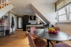 Dapur atau dapur kecil di Living Lorens No 10