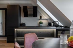 Dapur atau dapur kecil di Living Lorens No 10