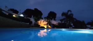 Bazén v ubytování Casa eucalyptus moraira nebo v jeho okolí