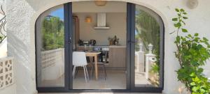Kuchyň nebo kuchyňský kout v ubytování Casa eucalyptus moraira