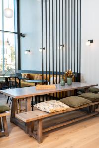 Black F Tower - Serviced Apartments的休息区