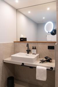 Black F Tower - Serviced Apartments的一间浴室