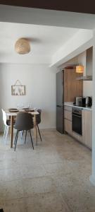 Kuchyň nebo kuchyňský kout v ubytování Casa eucalyptus moraira