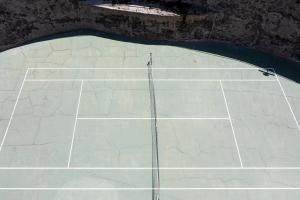 Tennis and/or squash facilities at Seguro El Sol en Playa de la Arena or nearby