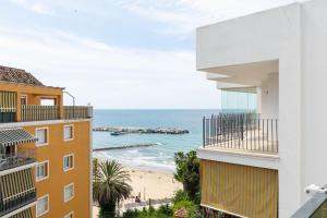 Fotografia z galérie ubytovania Marbella Del Mar City Centre With Sea Views v Marbelli
