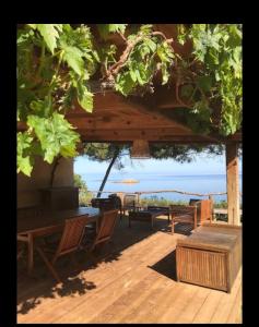 Zdjęcie z galerii obiektu Villa Terra Casanova pieds dans l'eau à 20 mn d Ajaccio w mieście Villanova