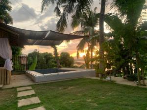 Zahrada ubytování Altheos Place Romblon Cottage 1