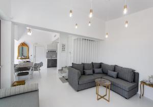 Posezení v ubytování Villa Anthos - Fresh modern villa, pool, close to the beach