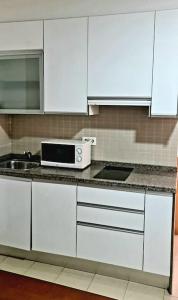 Kuchyňa alebo kuchynka v ubytovaní Estudio moderno Gran Vía
