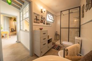A bathroom at Mi casa es tu casa