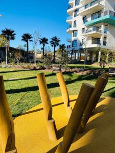 Ogród w obiekcie Allonbay Beach & Nature SPA Apartment