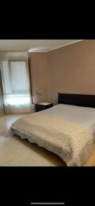 เตียงในห้องที่ Charlotte room