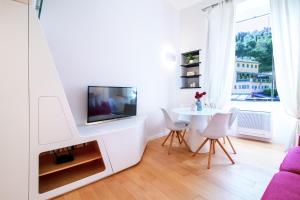 TV a/nebo společenská místnost v ubytování Wanderlust by PortofinoHomes