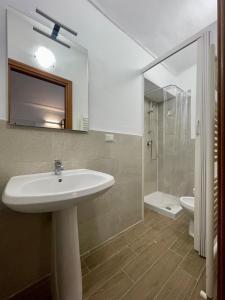 A bathroom at Casa Belfiore - vicino Porta Nuova F.S.
