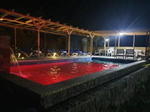 Bazén v ubytování Hacienda Claro de Luna 3 Bedrooms nebo v jeho okolí