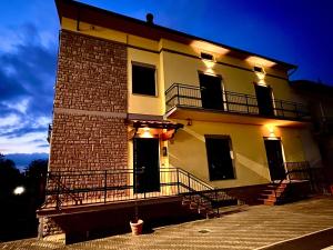 Budova, v ktorej sa apartmán nachádza