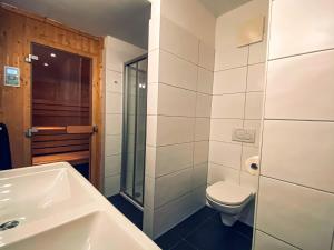 Kúpeľňa v ubytovaní Chalet an der Piste + 37 fotografií