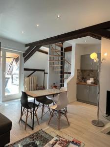 Køkken eller tekøkken på La Mariana - Old Town Cosy Apartments