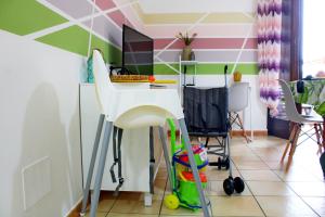 Televízia a/alebo spoločenská miestnosť v ubytovaní Capo d'Orlando Apartments - Cipria
