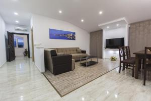 Fotografia z galérie ubytovania Apartments with a parking space Kastel Stafilic, Kastela - 20153 v destinácii Kaštela