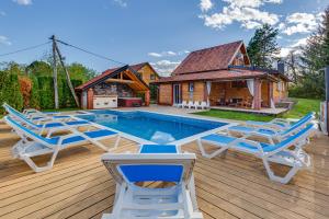 Fotografia z galérie ubytovania Family friendly house with a swimming pool Ogulin, Gorski kotar - 15204 v destinácii Gornje Dubrave