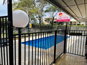 Piscina di Port Stephens Motel o nelle vicinanze