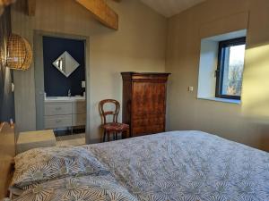 Posteľ alebo postele v izbe v ubytovaní Maison de campagne avec piscine, tennis privé et WIFI - FR-1-653-10