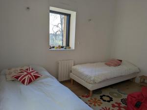 Posteľ alebo postele v izbe v ubytovaní Maison de campagne avec piscine, tennis privé et WIFI - FR-1-653-10