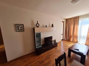 TV a/nebo společenská místnost v ubytování MitProt Panorama Bay 2 ap117