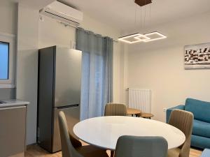 Zdjęcie z galerii obiektu Alex Suite With 2 Bedrooms VIPGreece w Atenach