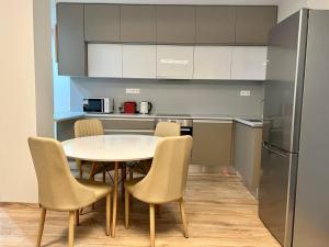 Zdjęcie z galerii obiektu Alex Suite With 2 Bedrooms VIPGreece w Atenach
