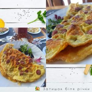 un collage de photos avec une pizza sur une assiette dans l'établissement Zatishok Bilya Richky, à Pilipets