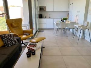 Kuchyň nebo kuchyňský kout v ubytování Penthouse with stunning sea views in Torrox