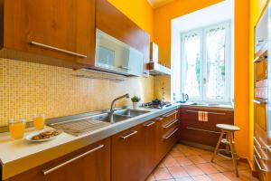 Gallery image of Appartamento a Montesanto by Wonderful Italy in Naples +17 photos
