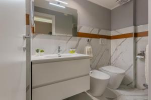 Kúpeľňa v ubytovaní Mini Loft San Carlo a 5 min da MAMbo Bologna + 5 fotografií